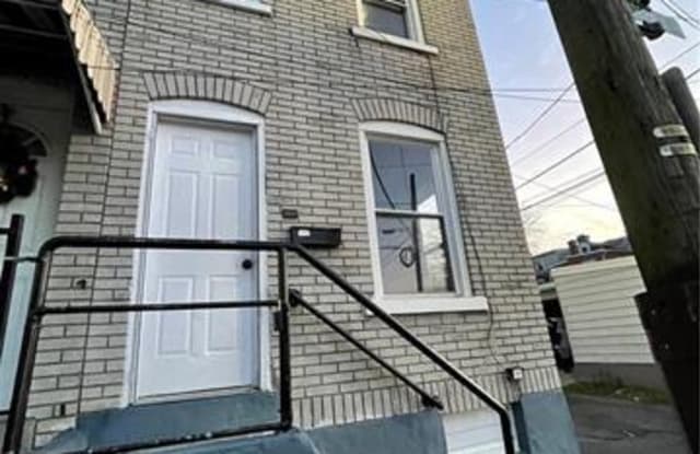 424 West Whitehall Street - 424 Whitehall Street, Allentown, PA 18102