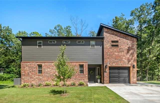 43 Saint Austell  DR