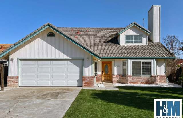 Beautiful South St Home - 1200 South Street, Hollister, CA 95023