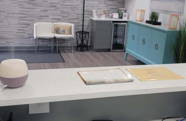 Photo of 320 MIDDLETOWN Boulevard unit: 303