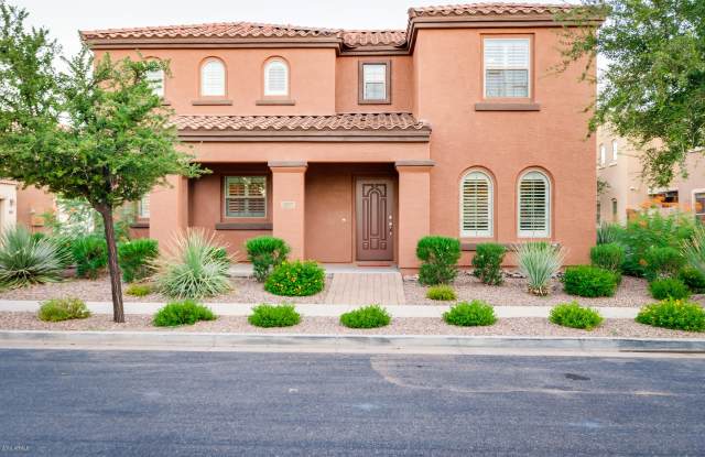 Photo of 3327 E LOMA VISTA Street