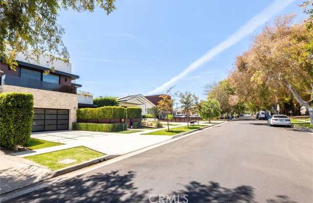 1643 South Carmelina Avenue