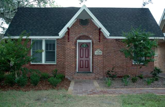 Cottages at Norman - 4 Bedroom 2 Bathroom in Sorority Row
