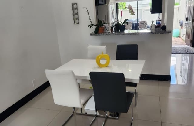 12760 Spinnaker Lane