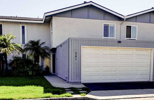 Updated, 3 bedroom 2.5 bath townhouse located in the Newport Riviera Community