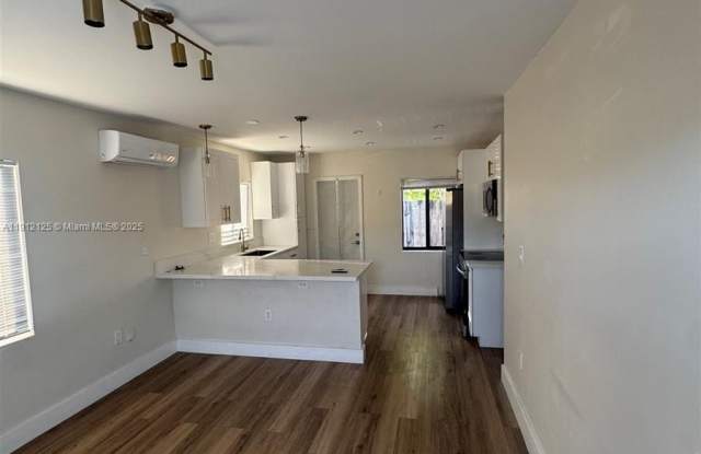 Photo of 1116 NE 15th Ave