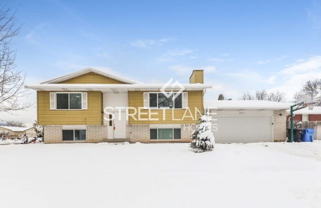 2611 Castle Oaks Circle