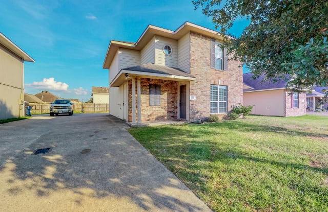 512 Nelson Ln - 512 Nelson Lane, College Station, TX 77840