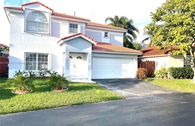 10273 NW 56th St - 10273 NW 56th St, Doral, FL 33178