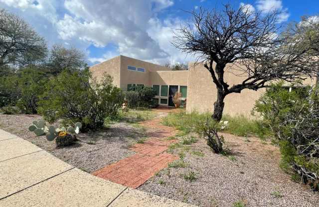 Gorgeous Rental with Sparkling Pool - 1641 North Bentley Avenue, Tucson, AZ 85716