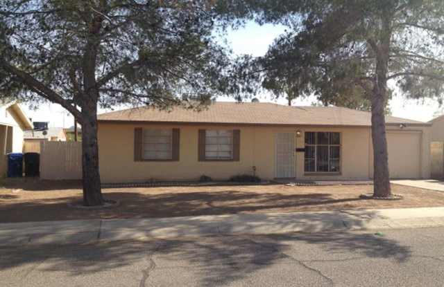 Photo of 3 bed 2 bath home with Garage