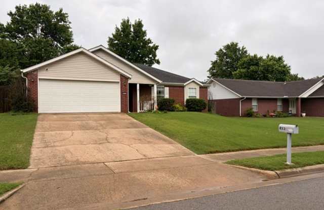 3 bed & 2 bath home in established neighborhood