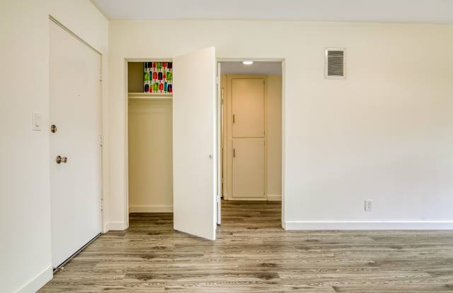 4519-4533 Los Feliz Boulevard