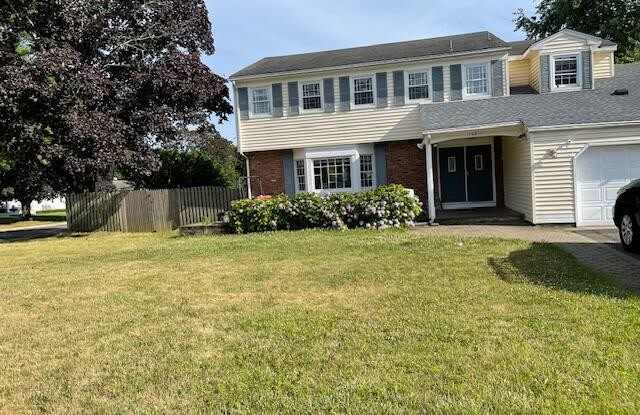 108 W Palmer Avenue
