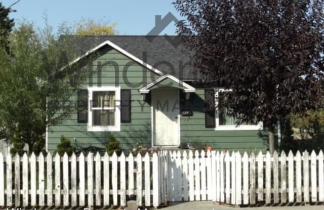 527 E Cherry - 527 East Cherry Street, Walla Walla, WA 99362