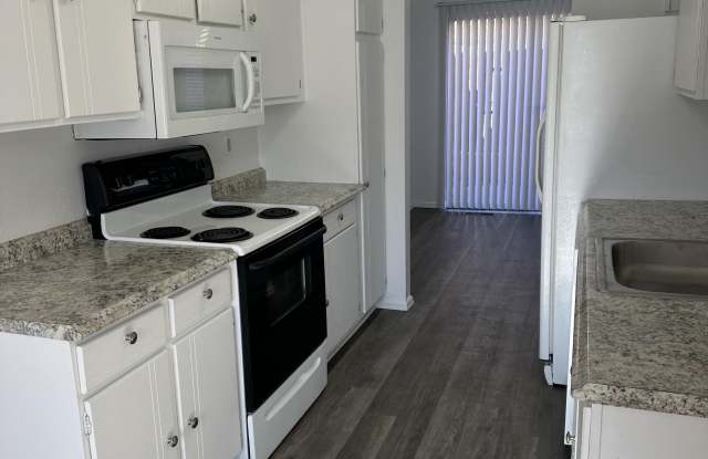 942 Northern Way - 1