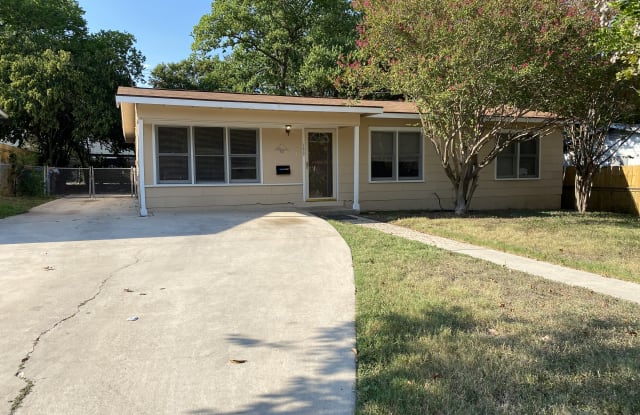 139 E Palfrey St - 139 East Palfrey Avenue, San Antonio, TX 78223