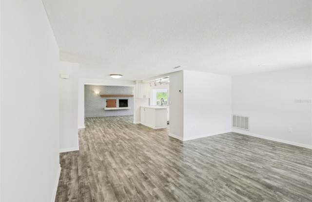 4015 LITCHFIELD DRIVE