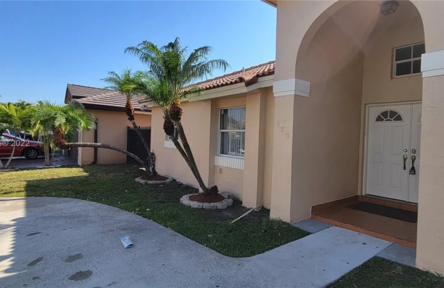 933 NW 123rd Ct - 933 Northwest 123rd Court, Tamiami, FL 33182