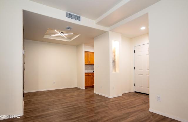 6332 N Via Del Verdecillo