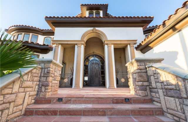 8 Rue Mediterra Drive