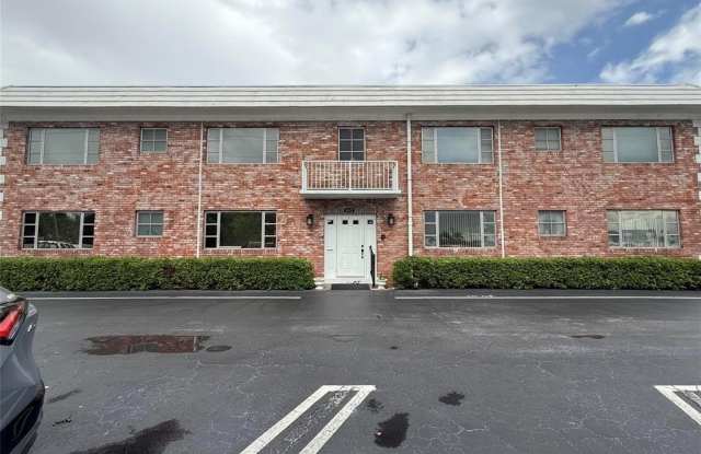 Photo of 412 S Cypress Rd