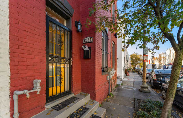 2 Bedroom 1 Bathroom Rowhouse // H-Street Corridor // Private Parking Included!