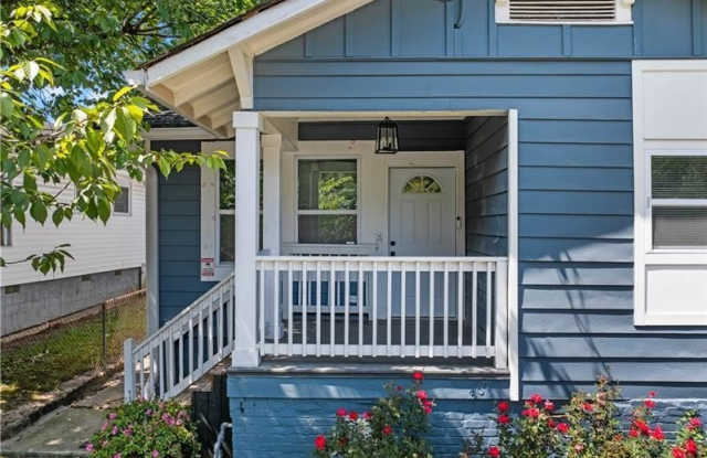 807A Gilbert Street SE unit: A