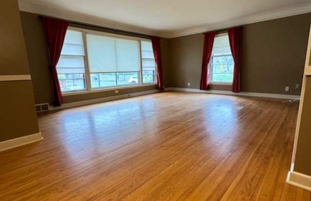 1767 Knox Avenue South