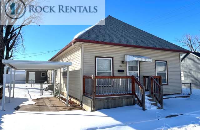 3 Bed 1 Bath with Car Port