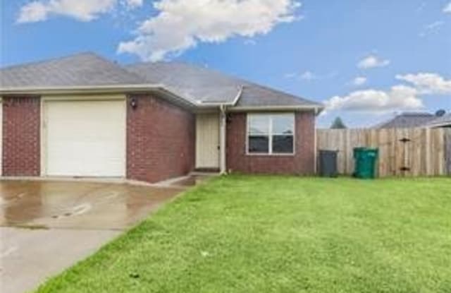 212 East Southern Trace Street - 212 Southern Trace Drive, Rogers, AR 72758