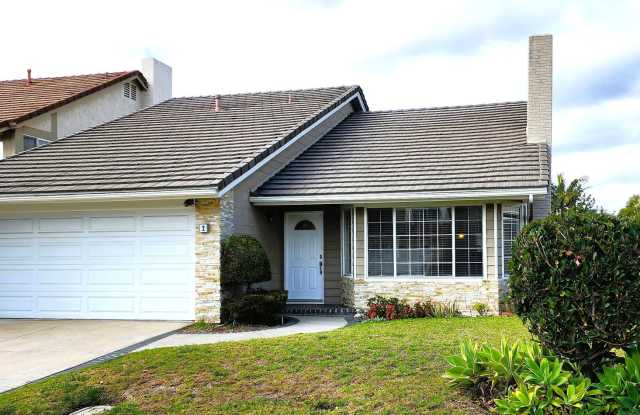 Irvine Single Story Remodeled 2 Bed, 2 Bath, Office(can be 3rd bedroom)