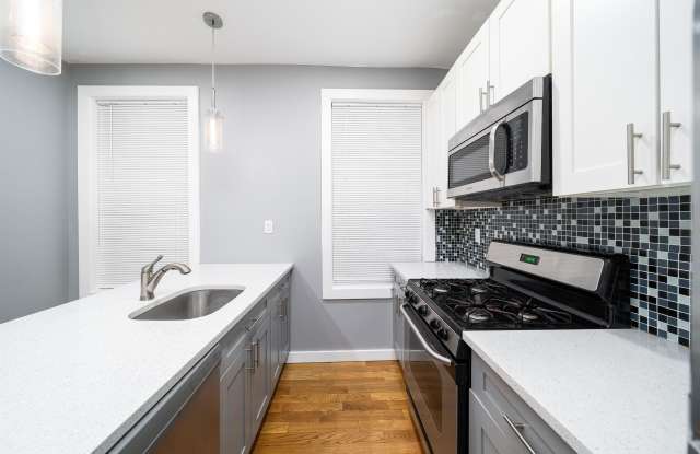 8 BAYVIEW AVE