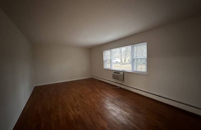 Buckingham Court Gardens