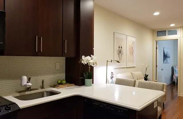 876 10th Ave Apt 13