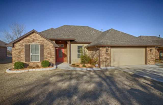 Spacious & Modern Home - 10 Minutes from Tinker AFB!