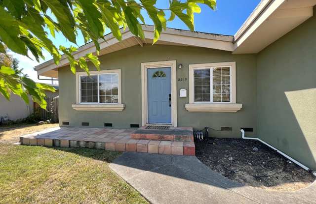 Charming Three Bedroom South Napa Home