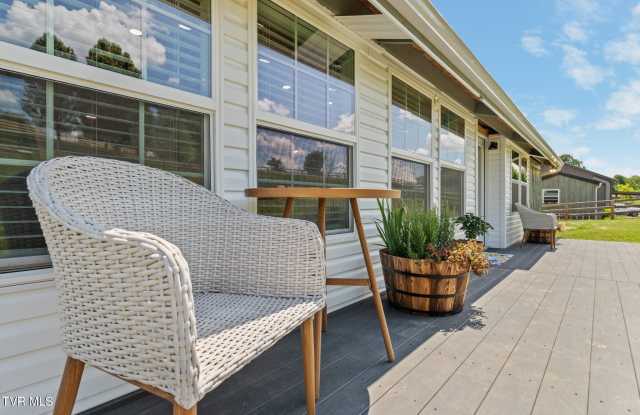 3224 Knob Creek Road