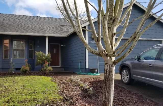 1738 Salmon River Street NW Room - 1738 Salmon River Street Northwest, Salem, OR 97304