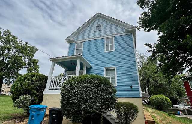 917 Campbell Ave