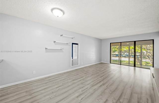 2302 S Cypress Bend Dr