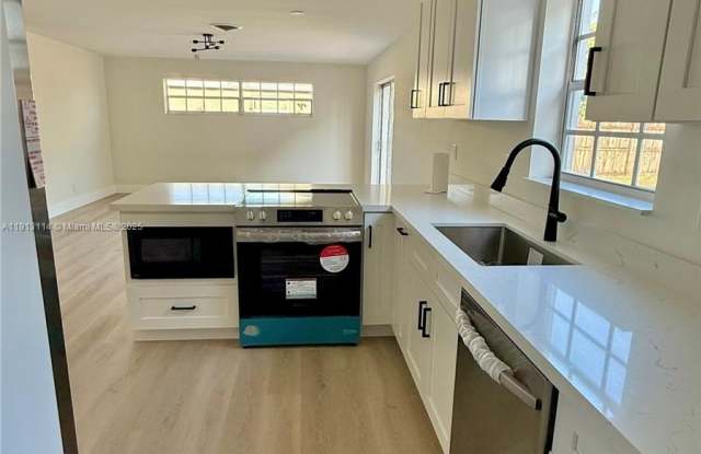 Photo of 6570 NW 6th Ct