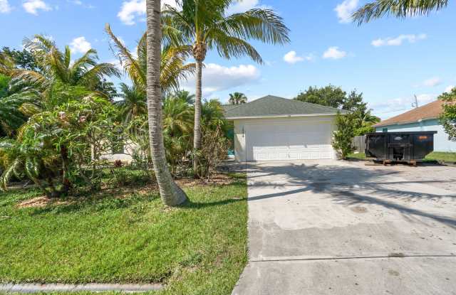 1574 SE Appamattox Terrace