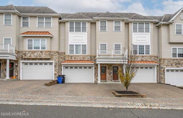 Photo of 25 White Oak Lane