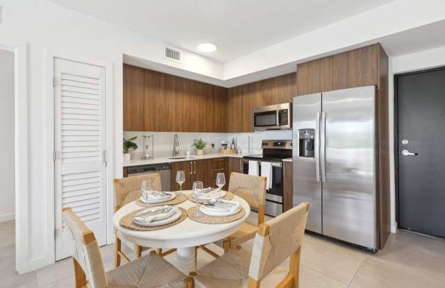 Westgate on University