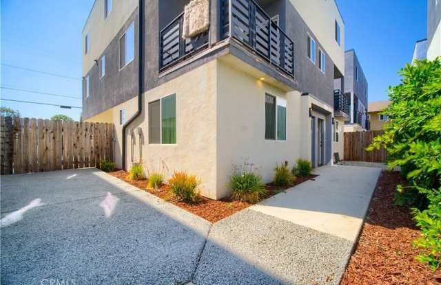 1427 S New Hampshire Avenue