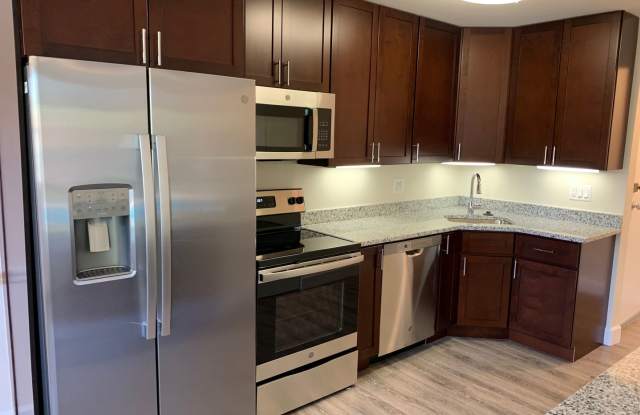 Randolph Square Apartments