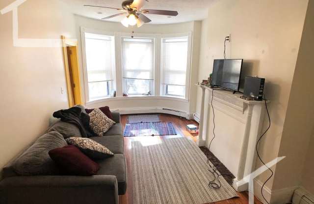 Photo of HOT MISSION HILL LISTING!!!!