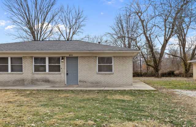 2121-2123 Fairfax Road