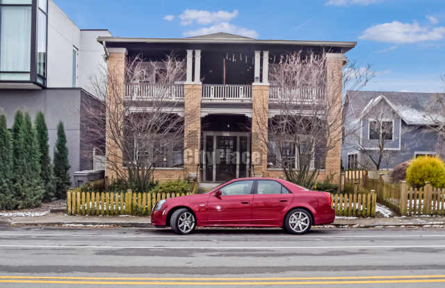 Photo of 537 E 11th St Apt 1